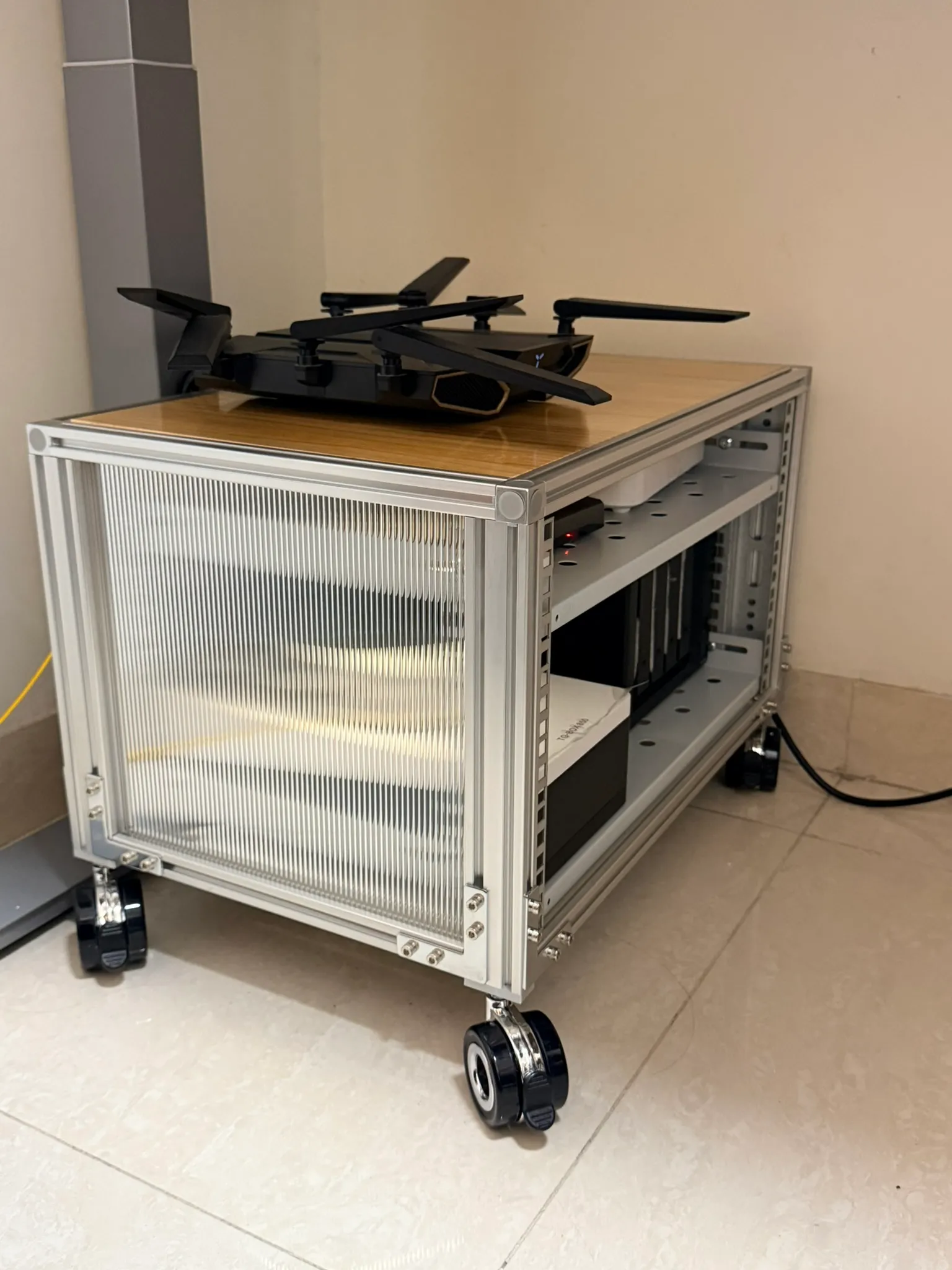 做了自己的铝型材机柜