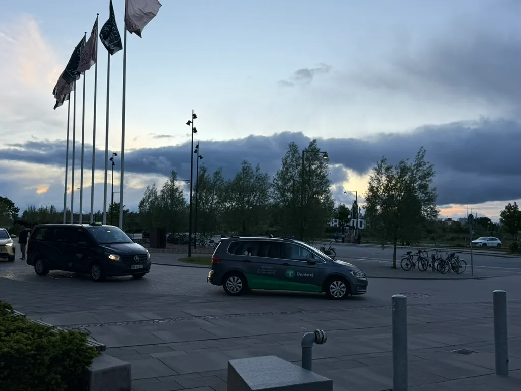 晚上 9 点出来天还是亮的！