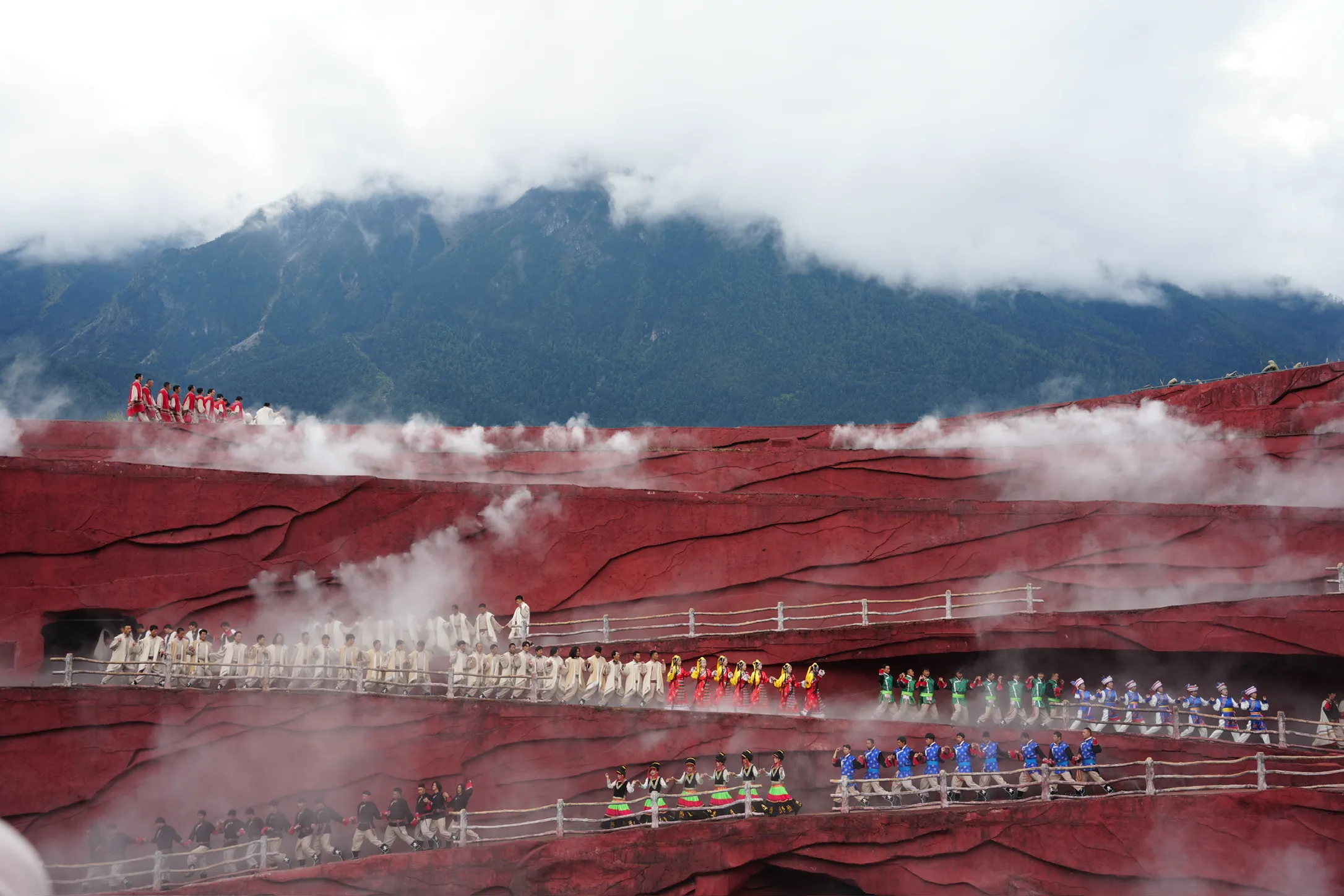 这个剧挺好看，但是我也忘了叫什么了，抱歉抱歉